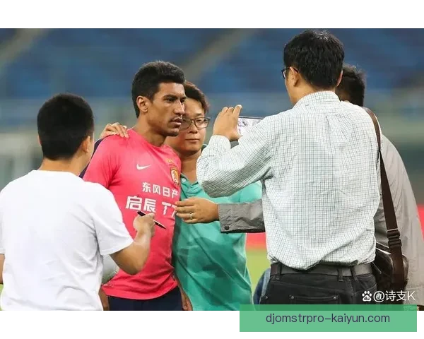 谢菲联球迷抗议事件持续发酵，球迷反应值得关注