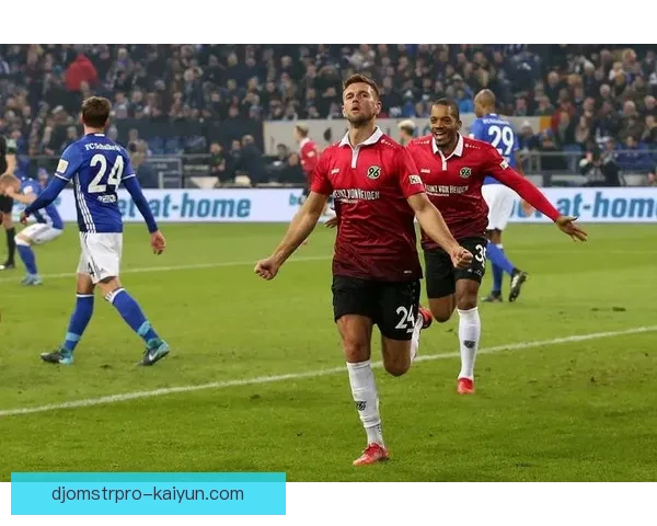 戴维斯在德甲赛季中表现稳健，帮助球队争夺重要积分